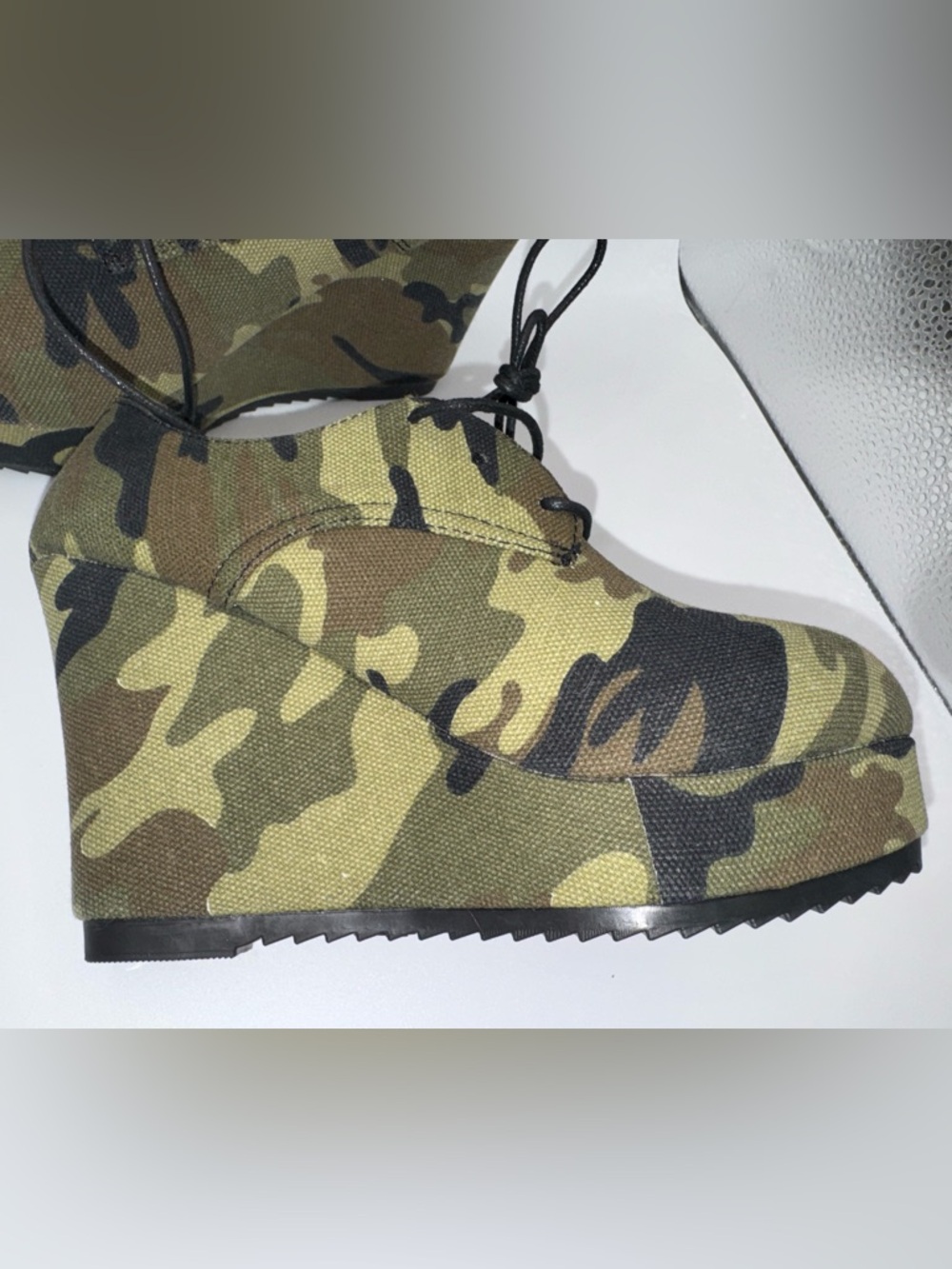 SHEIN Camo Platform Wedge Shoes Size 7 Fits 6.5 Chunky Lace Up Army Print Y2K - Picture 2 of 14
